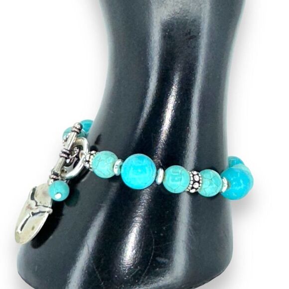 Howlite Turquoise Beaded with Bull Dangle Bracelet Toggle Clasp - Picture 1 of 6